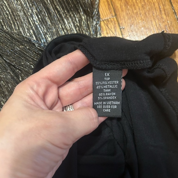 AGB Women's Metallic Silver Party Date Night V Front Popover Top 1X - Picture 7 of 8